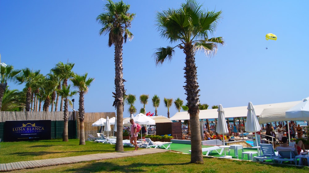 Luna Blanca Resort & Spa - All Inclusive — Beach in Side