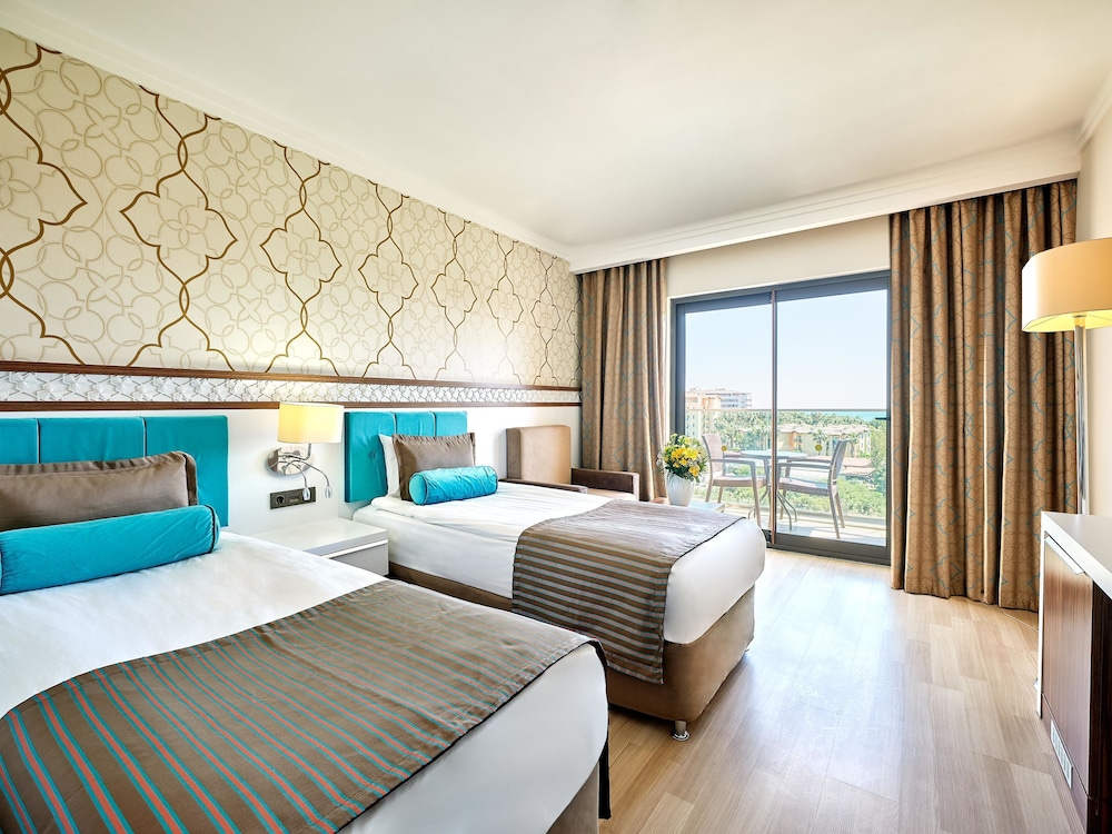 Luna Blanca Resort & Spa - All Inclusive — Hotel rooms in Side