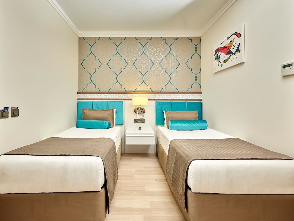 Luna Blanca Resort & Spa - All Inclusive — Hotel rooms in Side