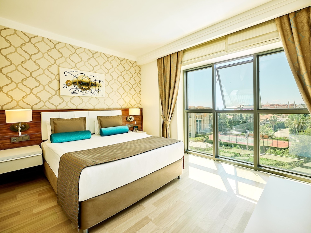 Luna Blanca Resort & Spa - All Inclusive — Hotel rooms in Side