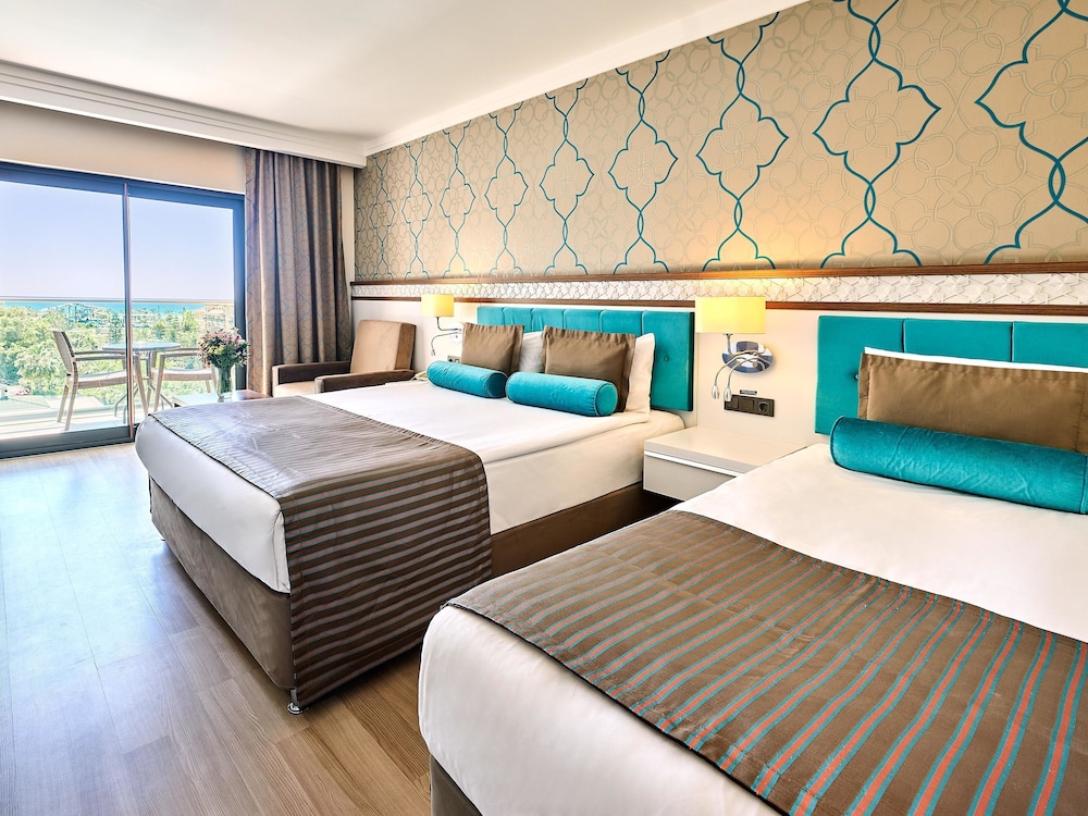 Luna Blanca Resort & Spa - All Inclusive — Hotel rooms in Side