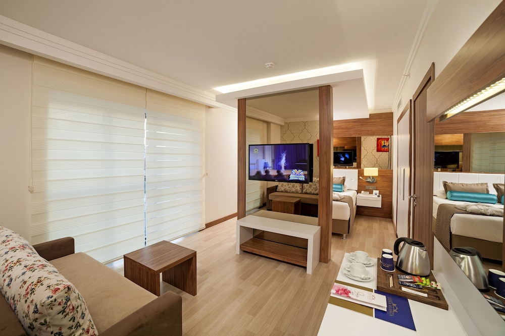 Luna Blanca Resort & Spa - All Inclusive — Hotel rooms in Side