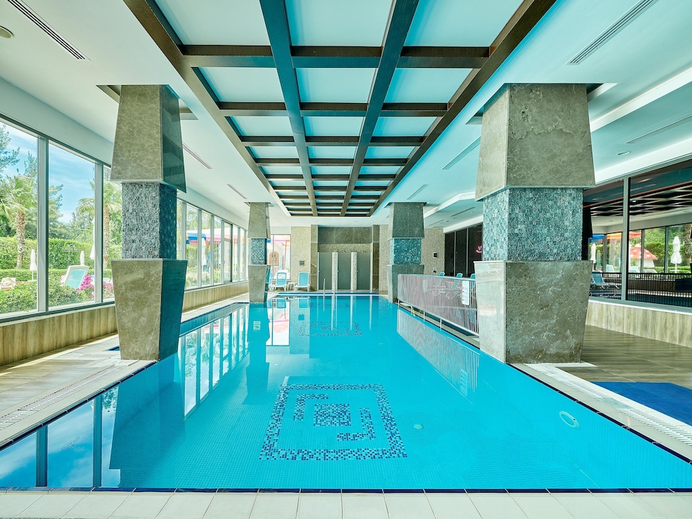 Luna Blanca Resort & Spa - All Inclusive — Swimming pool in Side