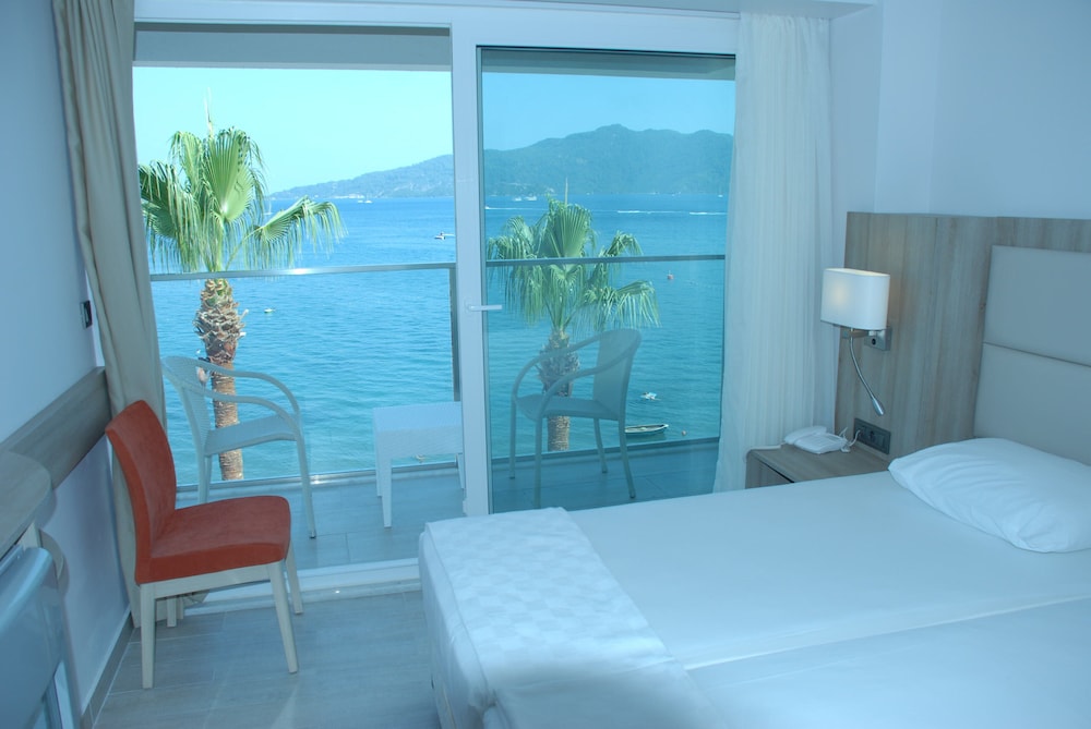Begonville Beach Hotel - Adults Only — Hotel rooms in Marmaris, Mugla