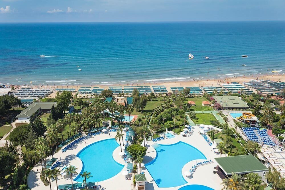 Iz Flower Side Beach Hotel