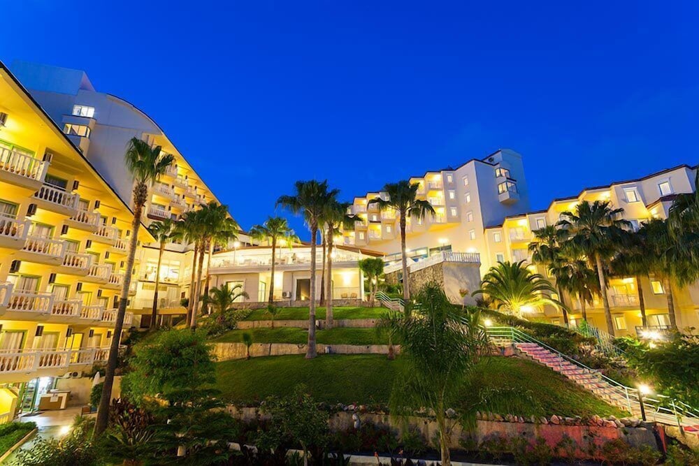 Iz Flower Side Beach Hotel - All Inclusive — Hotel building in Side
