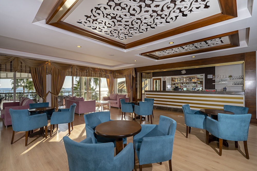 Iz Flower Side Beach Hotel - All Inclusive — Restaurant & bars in Side