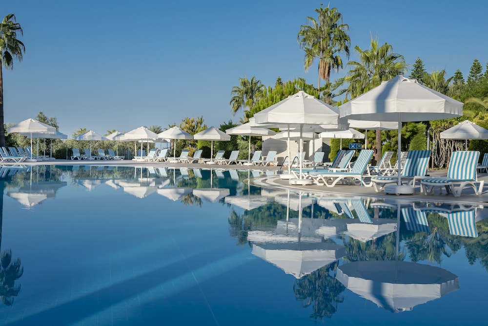 Iz Flower Side Beach Hotel - All Inclusive — Swimming pool in Side
