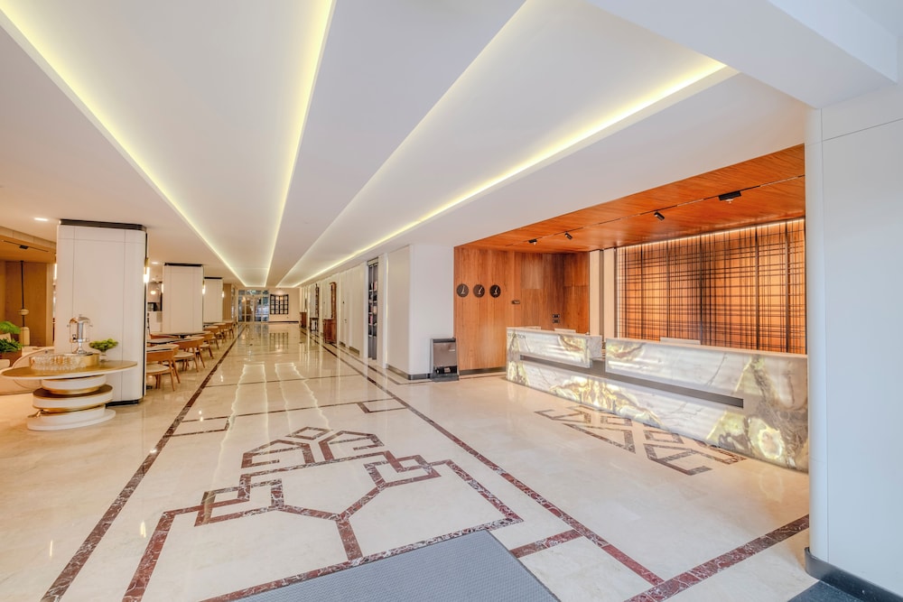 Iz Flower Side Beach Hotel - All Inclusive — Hotel building in Side