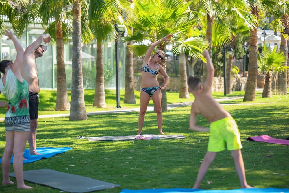 Iz Flower Side Beach Hotel - All Inclusive — Sports & recreation in Side