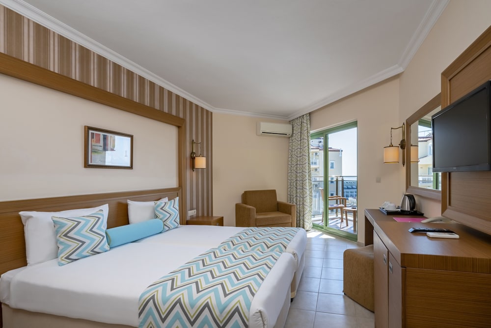 Iz Flower Side Beach Hotel - All Inclusive — Hotel rooms in Side