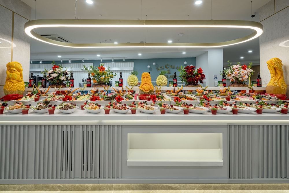 Iz Flower Side Beach Hotel - All Inclusive — Restaurant & bars in Side