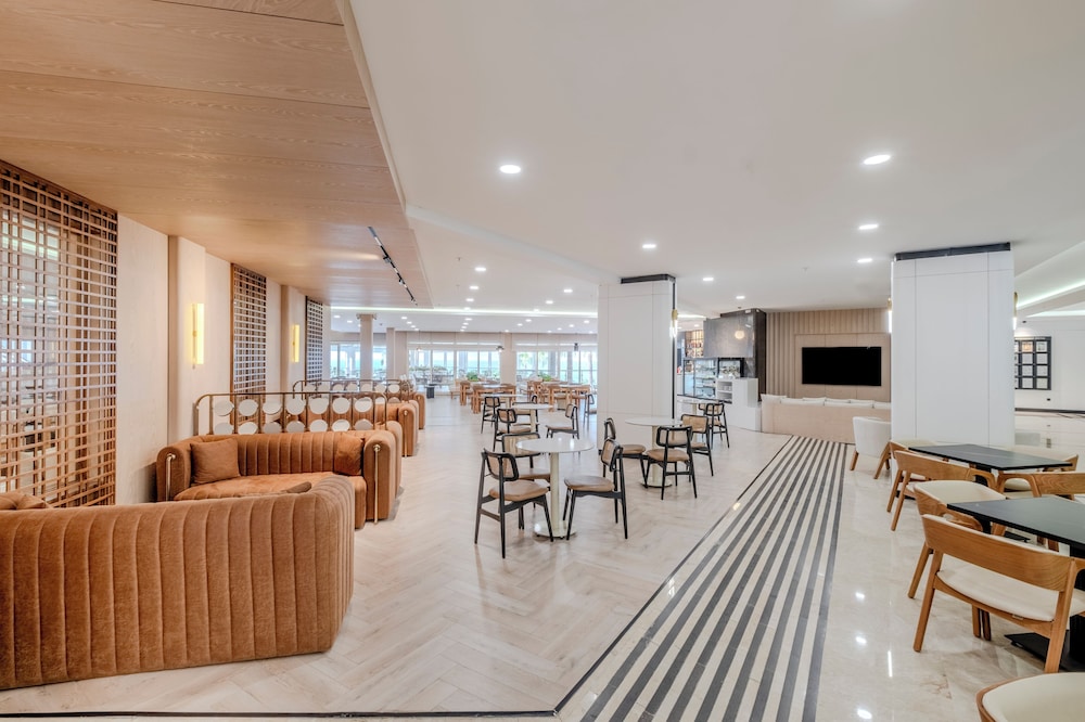 Iz Flower Side Beach Hotel - All Inclusive — Restaurant & bars in Side
