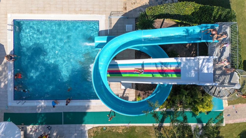 Iz Flower Side Beach Hotel - All Inclusive — Swimming pool in Side
