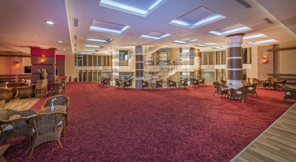 Grand Ring Hotel — Hotel building in Kemer