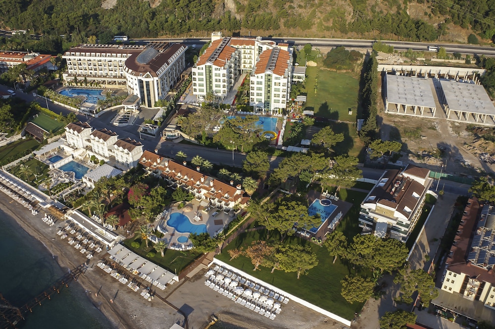 Grand Ring Hotel — Hotel building in Kemer