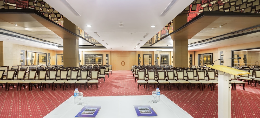 Grand Ring Hotel — Hotel building in Kemer