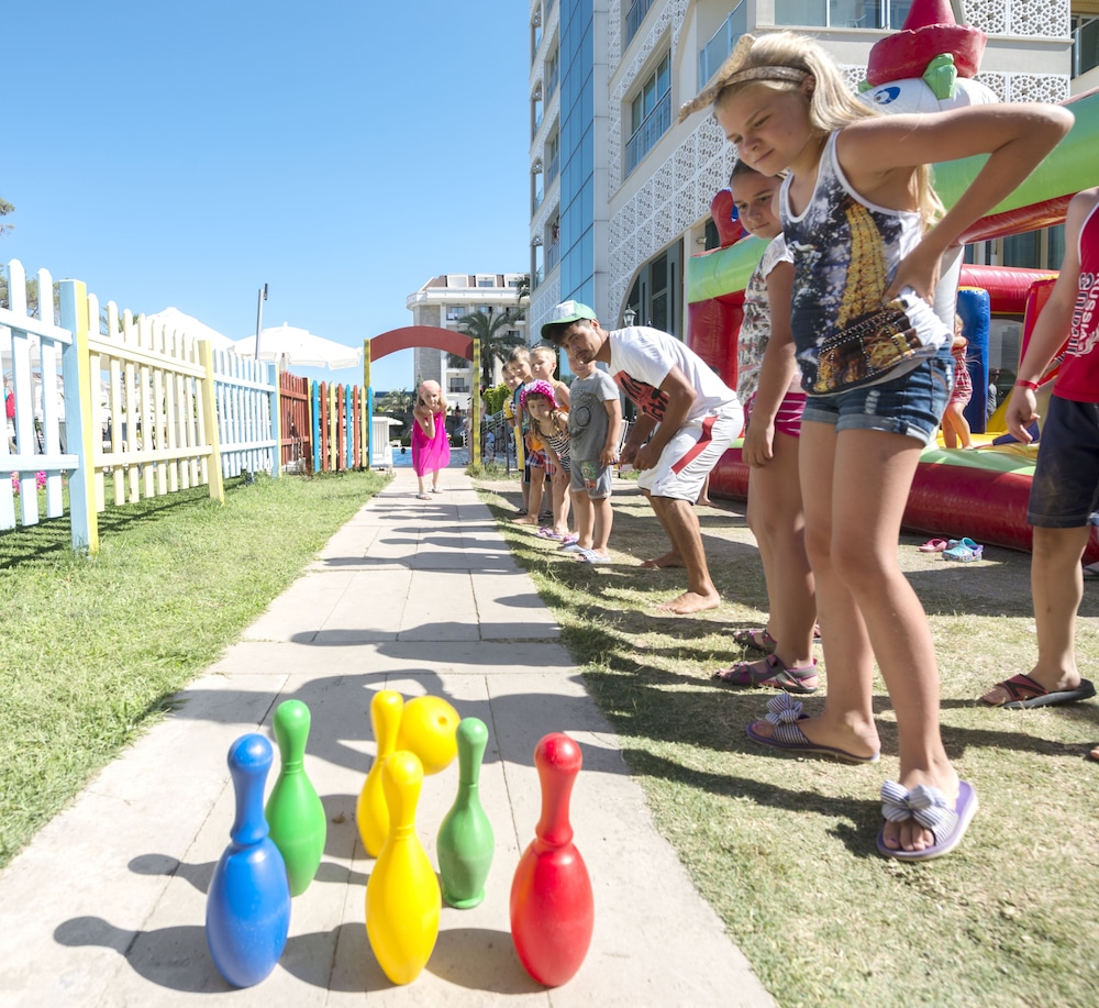 Grand Ring Hotel — Beach in Kemer