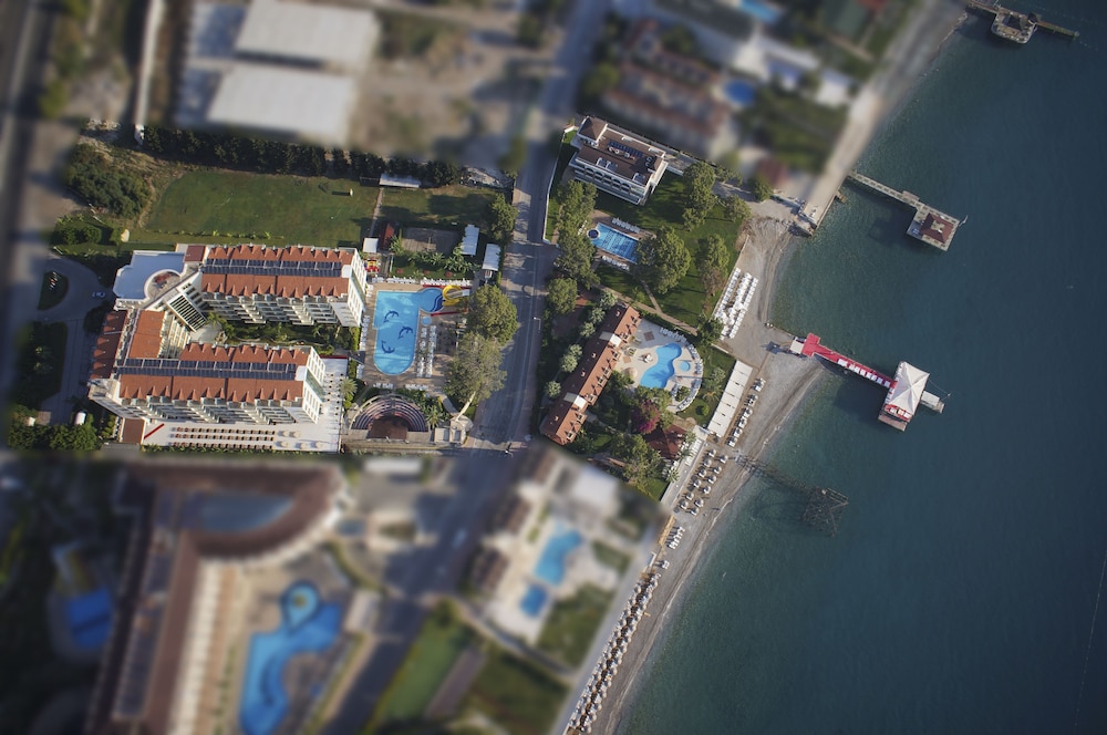 Grand Ring Hotel — Beach in Kemer
