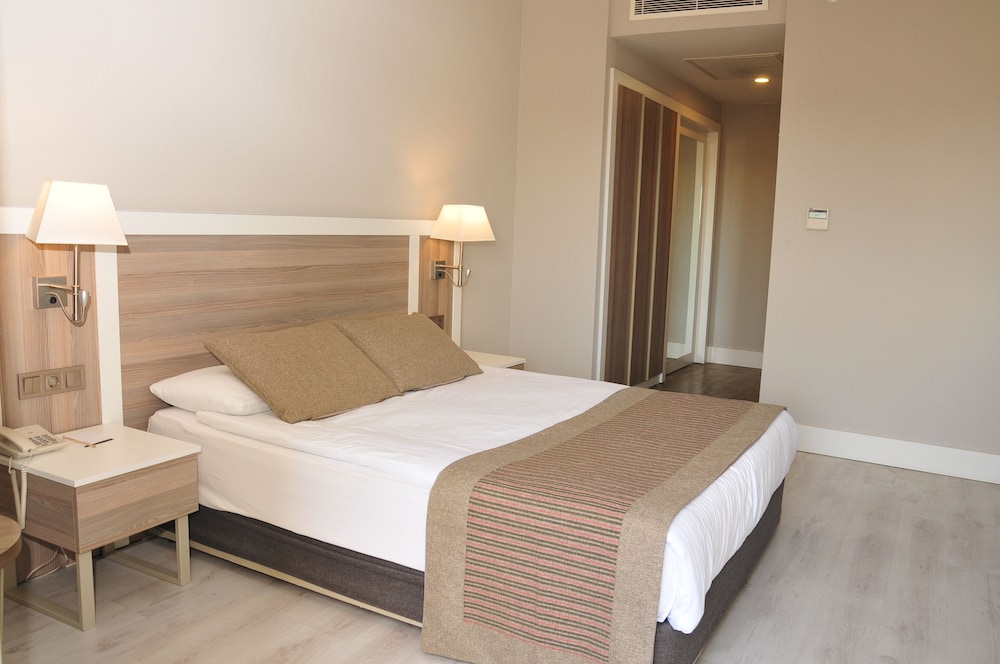 Port River Hotel - All Inclusive — Hotel rooms in Side