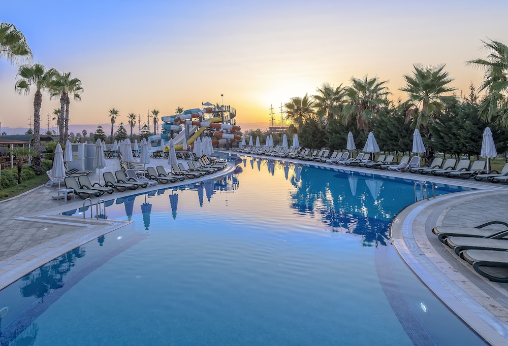 Port River Hotel - All Inclusive — Swimming pool in Side