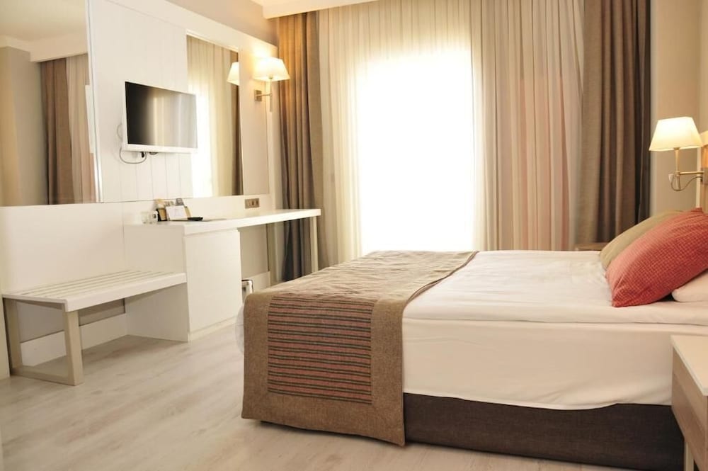 Port River Hotel - All Inclusive — Hotel rooms in Side