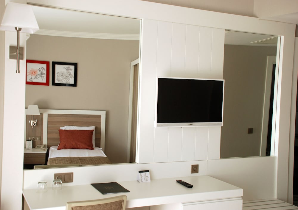 Port River Hotel - All Inclusive — Hotel rooms in Side