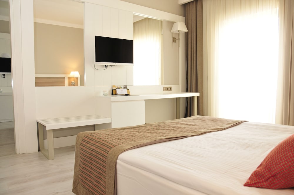 Port River Hotel - All Inclusive — Hotel rooms in Side