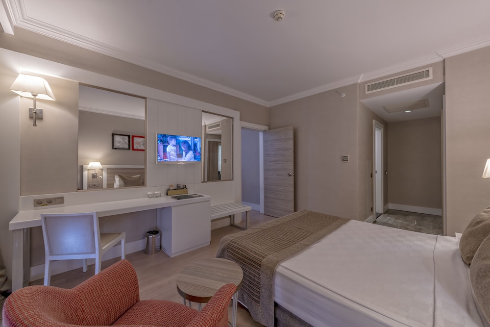 Port River Hotel - All Inclusive — Hotel rooms in Side