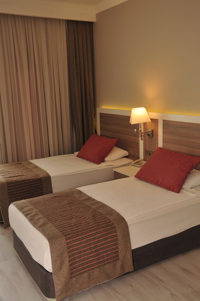 Port River Hotel - All Inclusive — Hotel rooms in Side