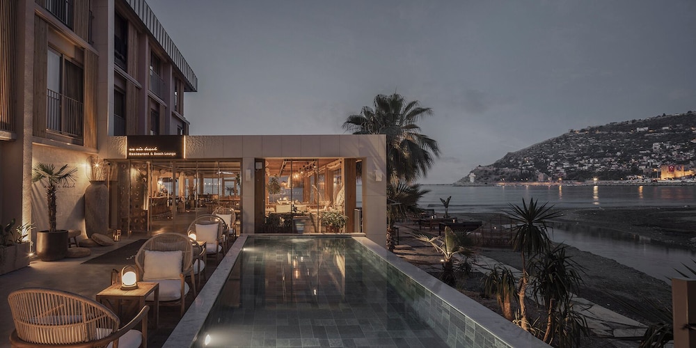 En Vie Beach Boutique Hotel - Adult Only — Swimming pool in Alanya