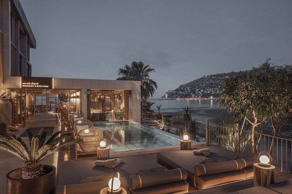 En Vie Beach Boutique Hotel - Adult Only — Swimming pool in Alanya