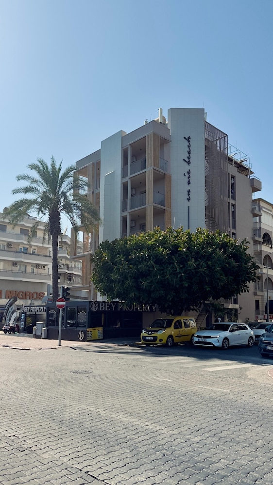 En Vie Beach Boutique Hotel - Adult Only — Hotel building in Alanya