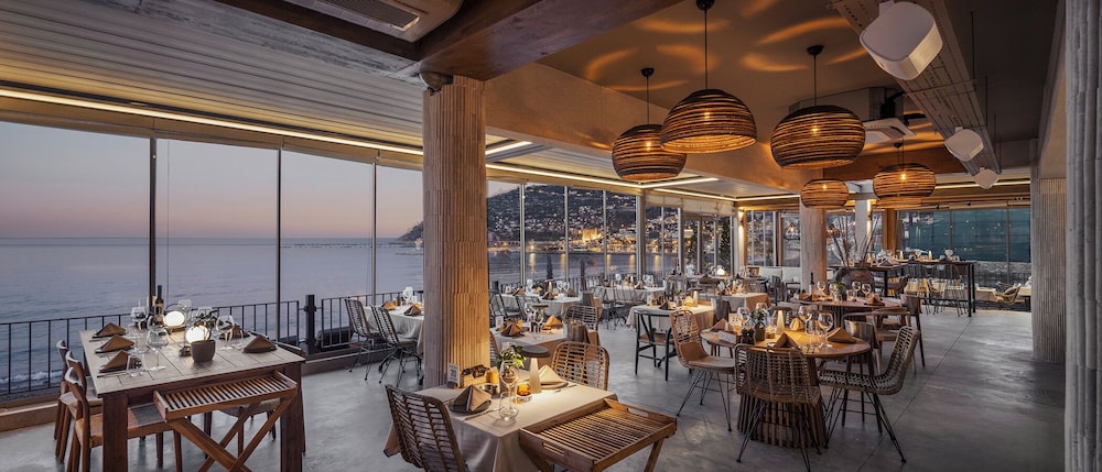 En Vie Beach Boutique Hotel - Adult Only — Restaurant & bars in Alanya