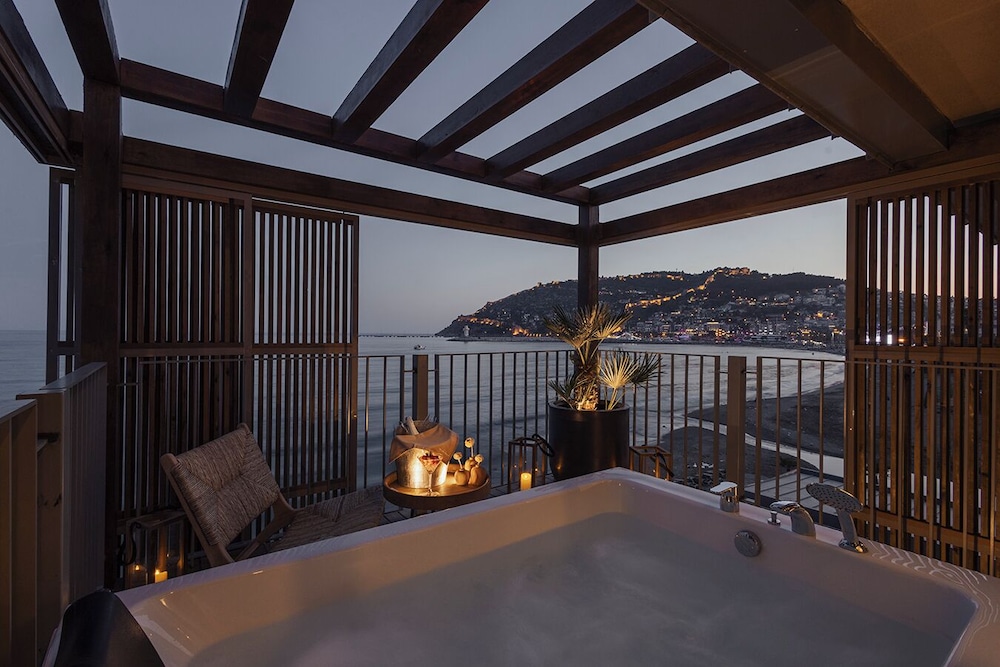 En Vie Beach Boutique Hotel - Adult Only — Hotel rooms in Alanya
