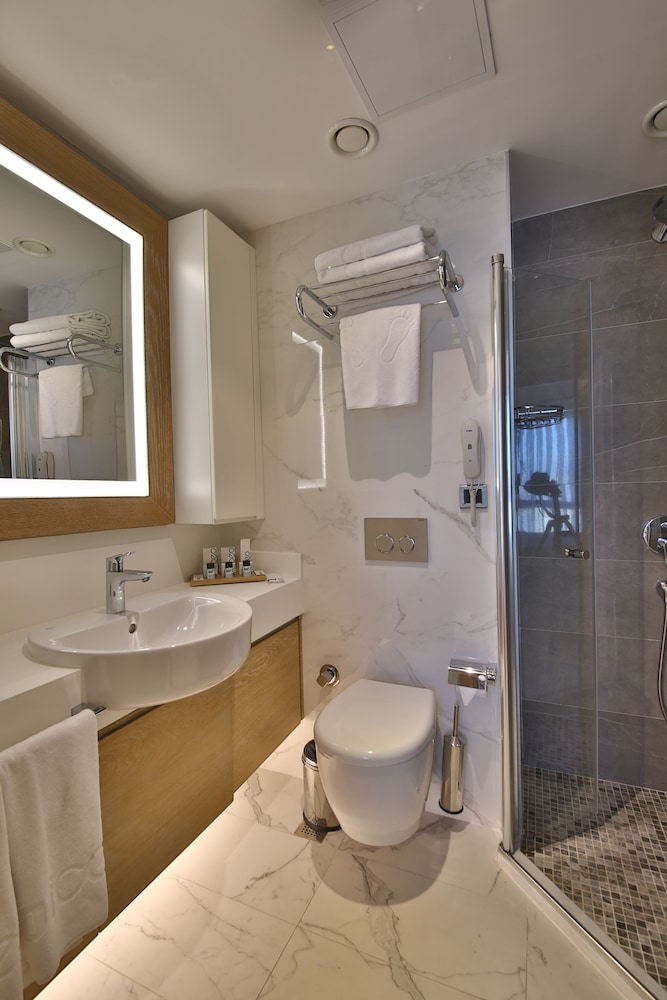 Bof Hotels CEO Suites — Hotel rooms in Istanbul, Istanbul