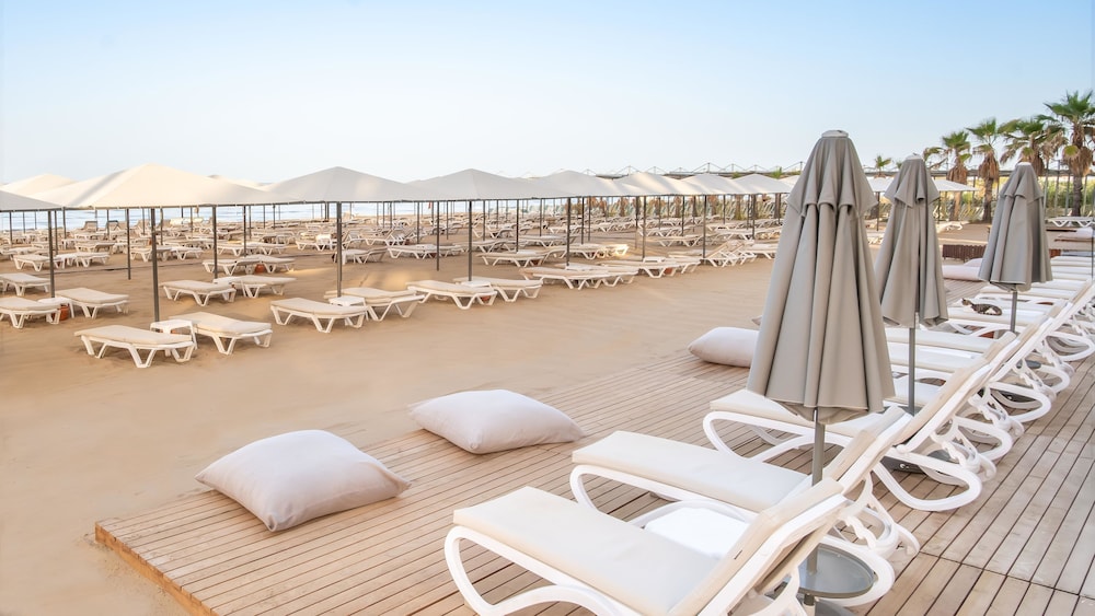 Miramare Beach Hotel — Beach in Side