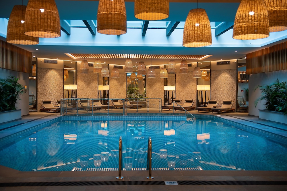 Miramare Beach Hotel — Swimming pool in Side