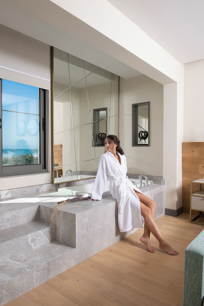 Miramare Beach Hotel — Hotel rooms in Side