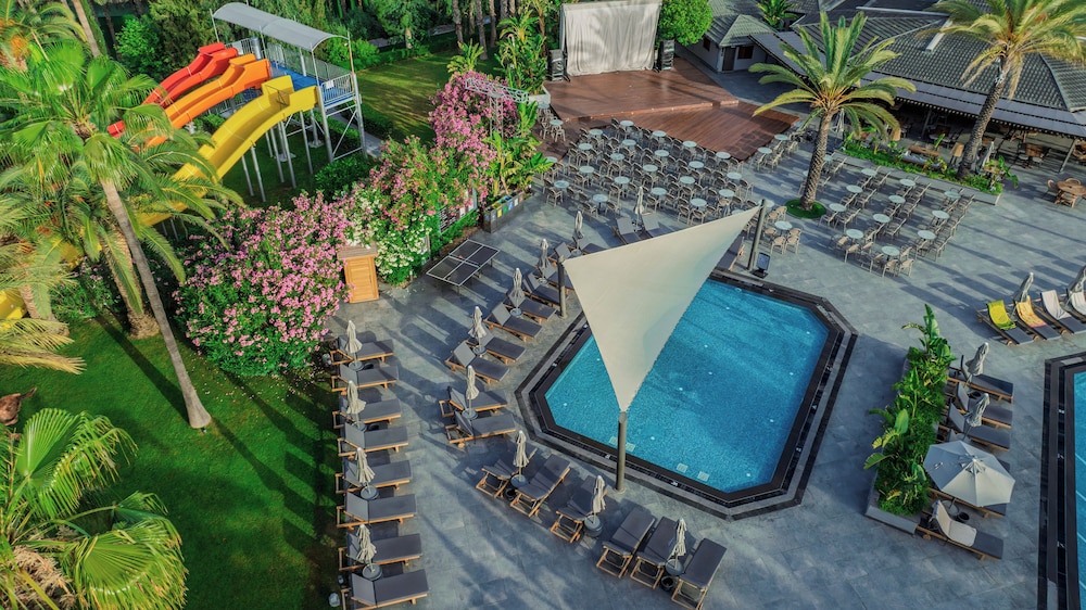Miramare Beach Hotel — Swimming pool in Side