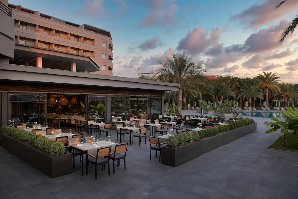 Miramare Beach Hotel — Restaurant & bars in Side