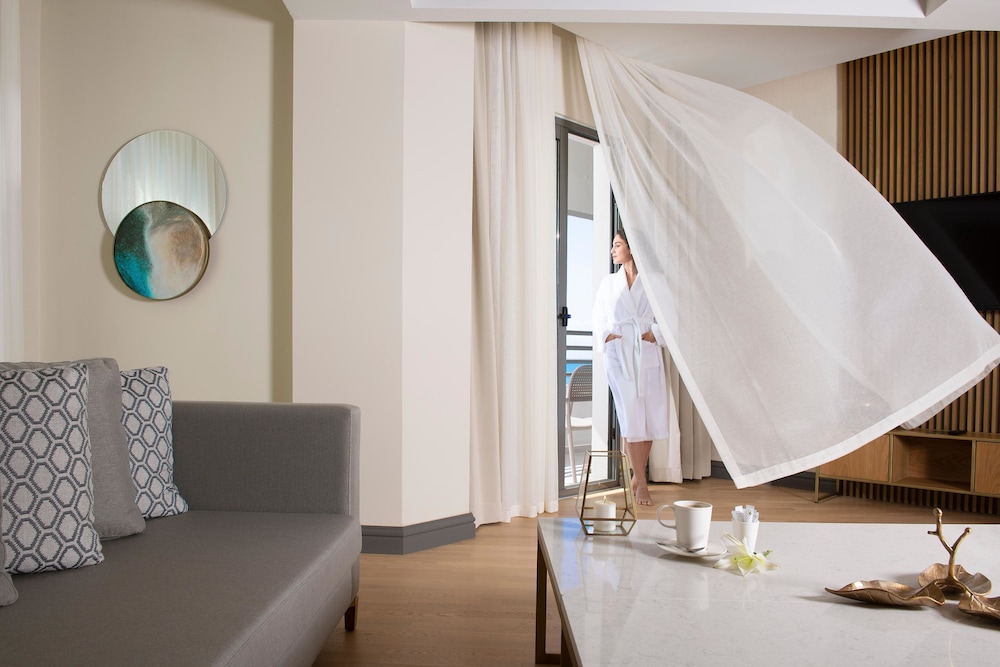Miramare Beach Hotel — Hotel rooms in Side