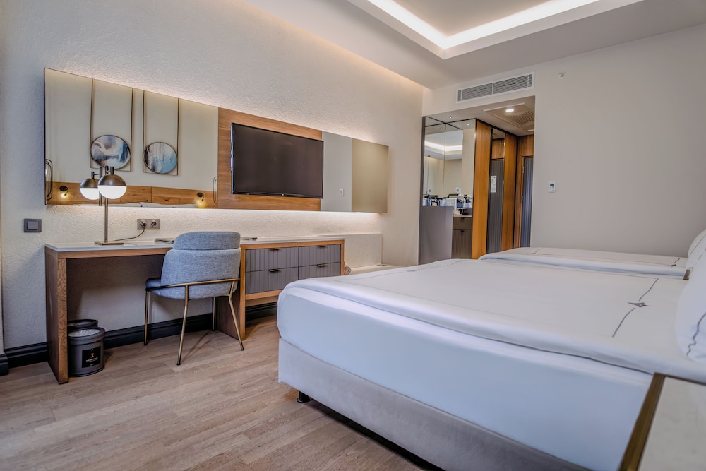 Miramare Beach Hotel — Hotel rooms in Side