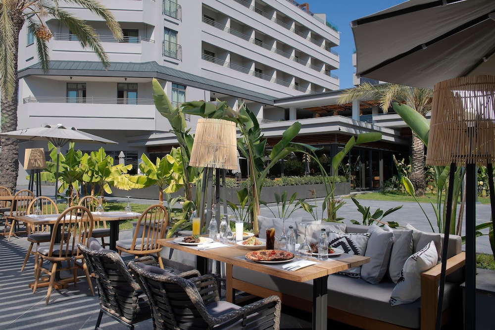 Miramare Beach Hotel — Restaurant & bars in Side