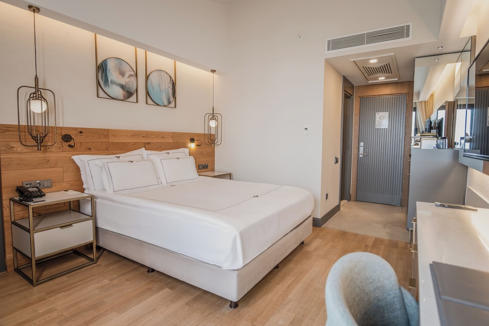 Miramare Beach Hotel — Hotel rooms in Side
