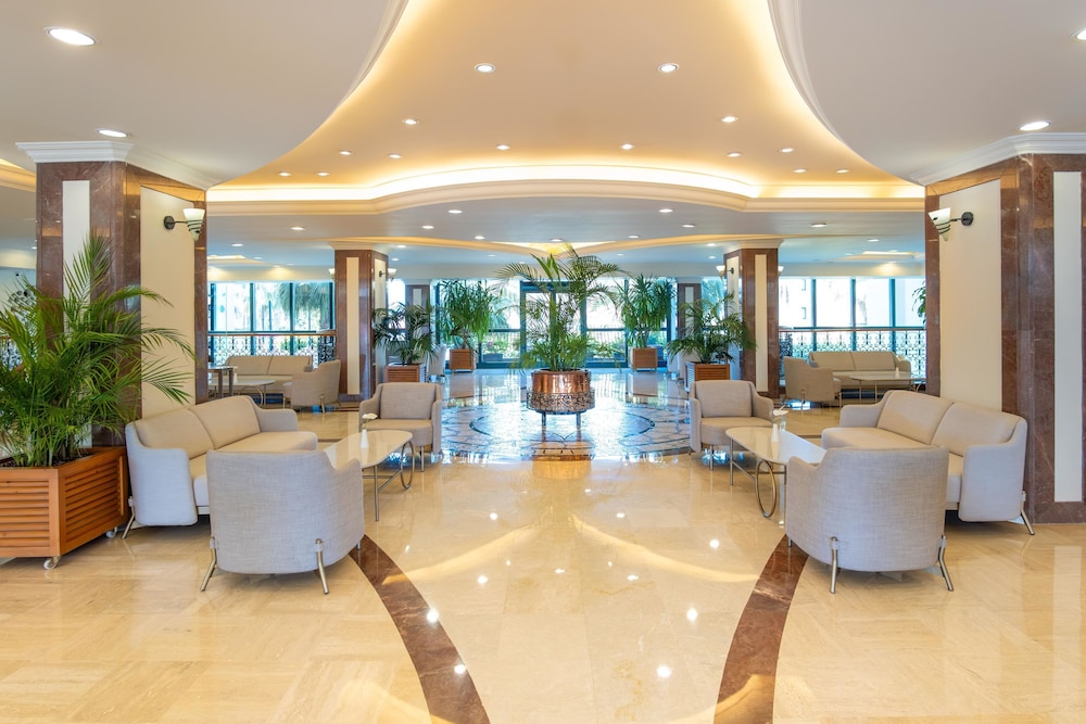 Miramare Queen Hotel - All Inclusive — Hotel building in Side