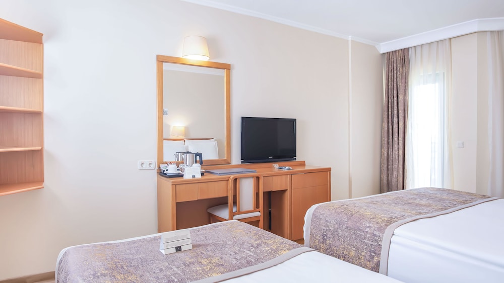 Miramare Queen Hotel - All Inclusive — Hotel rooms in Side