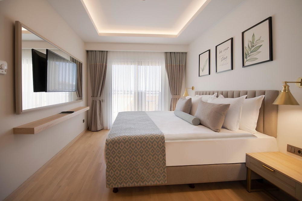 Miramare Queen Hotel - All Inclusive — Hotel rooms in Side