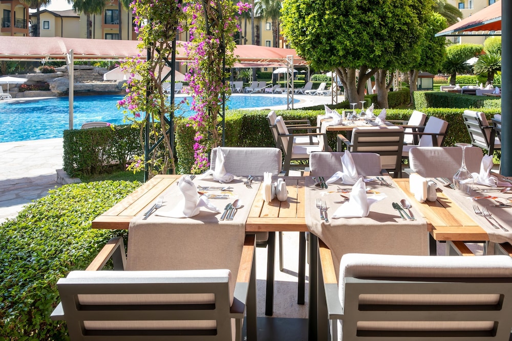Miramare Queen Hotel - All Inclusive — Restaurant & bars in Side