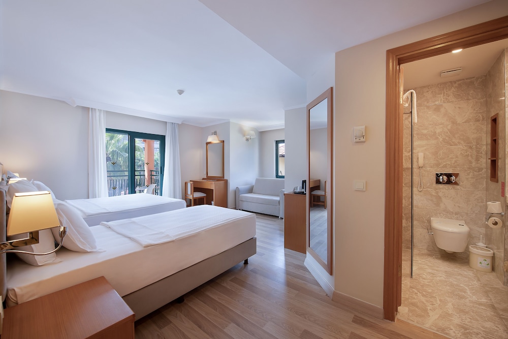 Miramare Queen Hotel - All Inclusive — Hotel rooms in Side